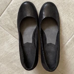 A2 by Aerosoles black wedges 9.5